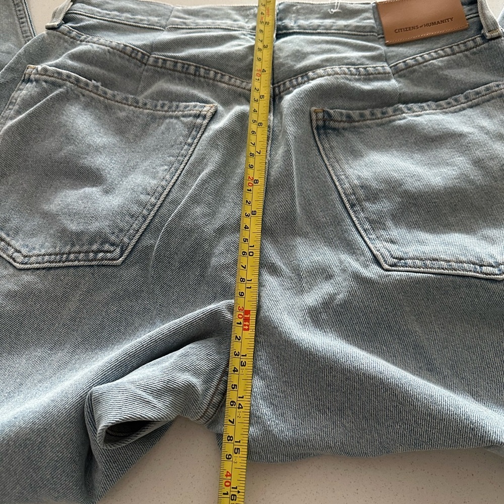 Citizens Of Humanity Blue Relaxed Jeans with Distressed Details - Picture 10 of 14
